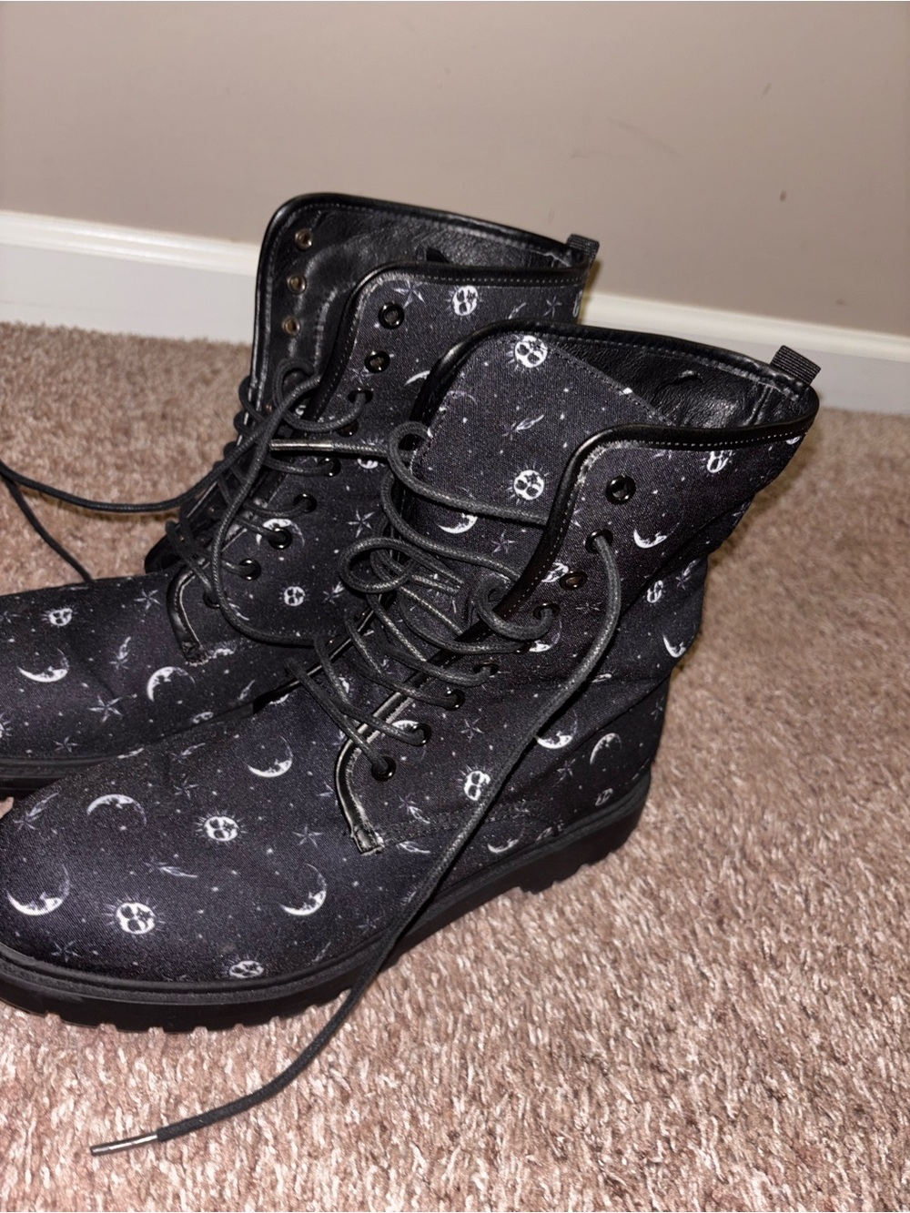 Black Celestial Print Lace-Up Combat Boots - Picture 4 of 4